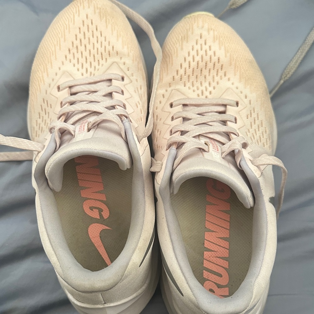 Nike Athletic Sneakers in Cream and Pink